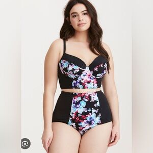 Torrid sz 1 Floral Swim Bathing Suit Top